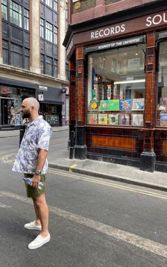 Walking Tour “How swinging 60’s changed the world” cover