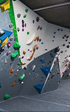Bouldering Stronghold cover