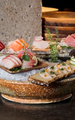 Let’s taste the best sushi at Zuma cover