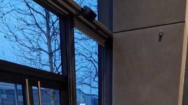 6 image in gallery