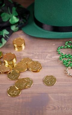 Shamrocks & Champagne 🍾 🍀 cover