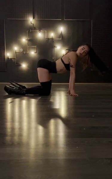 12 image in gallery