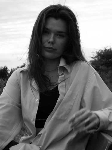 2 image in gallery
