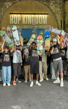 SKATE WITH A COMMUNITY 😃 cover