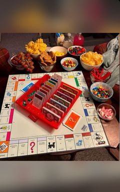 Noc gier Monopoly cover