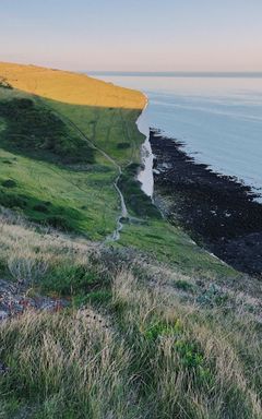 Let's hike to the White Cliffs cover