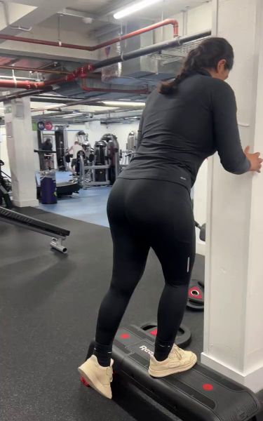 6 image in gallery