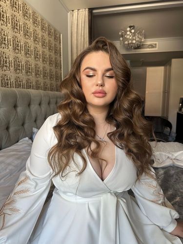 6 image in gallery