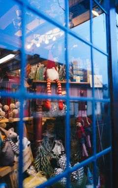 Christmas Shopping in Oxford Circus cover