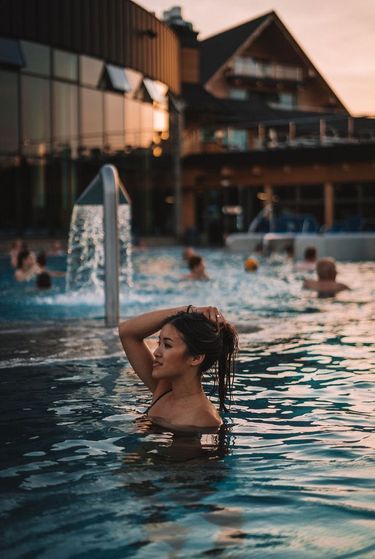 7 image in gallery