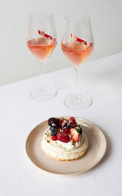 Pavlova & Champagne cover