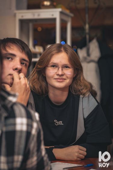 8 image in gallery