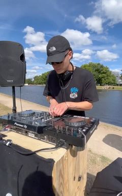 DJ + Free Drinks Social @ South Bank cover