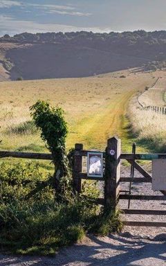 Ivinghoe Beacon Circular Walk cover