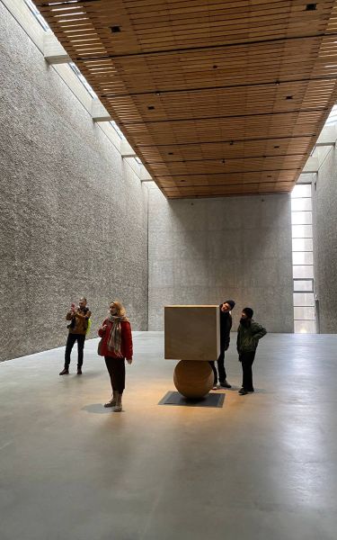 3 image in gallery