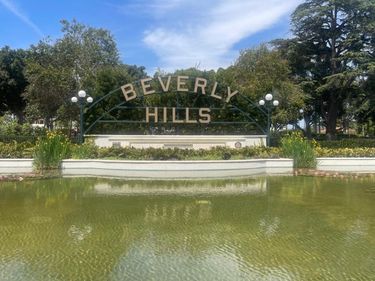 9 image in gallery