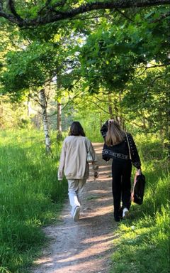 Sunday Girl’s Walk in Battersea Park ☘️ cover