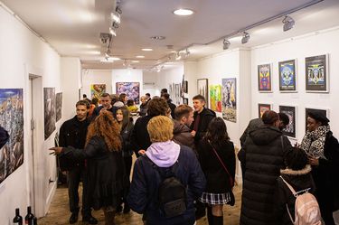 9 image in gallery