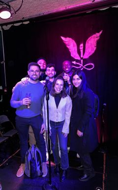 Comedy club + free beer 🍺 cover