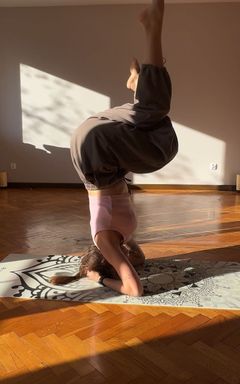 Тренировки по растяжке: пн — 18:00, ср — 19:30 cover