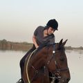 mounia's avatar