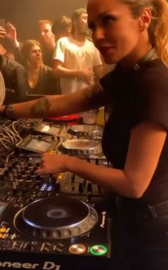 Weekend Night Out 🥂 cover