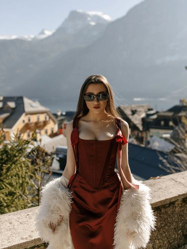 11 image in gallery