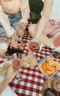Sunday picnic in Hampstead Heath cover