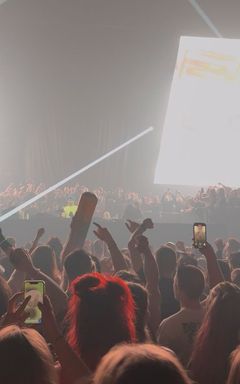 Поиск компании на рейвы