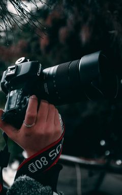 Free Photoshoot on weekends cover