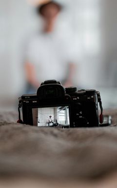 📸 Portfolio Building – Free Model Shoots (Limited)