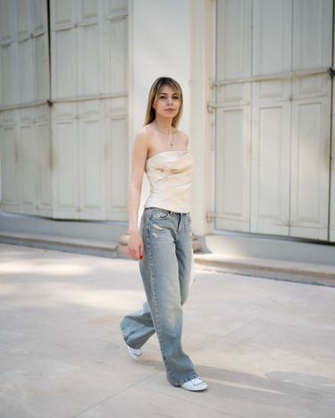 8 image in gallery