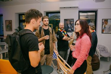 7 image in gallery