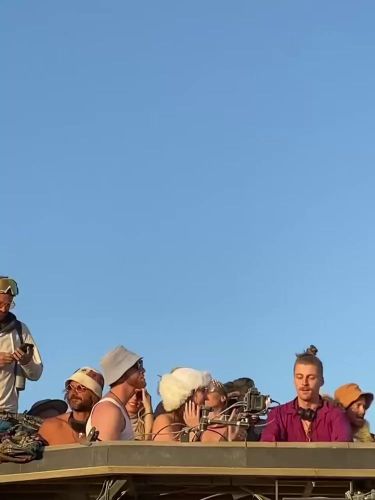 5 image in gallery