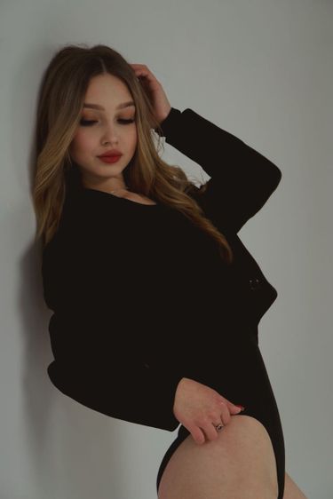 9 image in gallery
