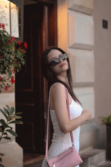 7 image in gallery