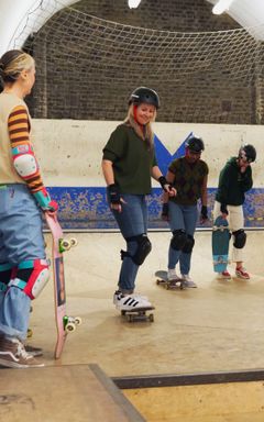 Adult beginner group skateboard lesson cover