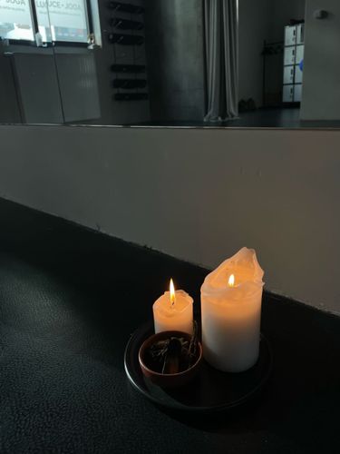 6 image in gallery