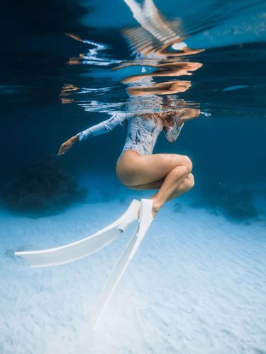 9 image in gallery