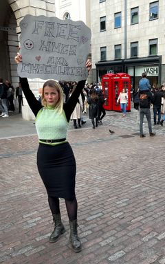 Locals hugs tour in Hyde Park cover