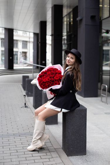 4 image in gallery