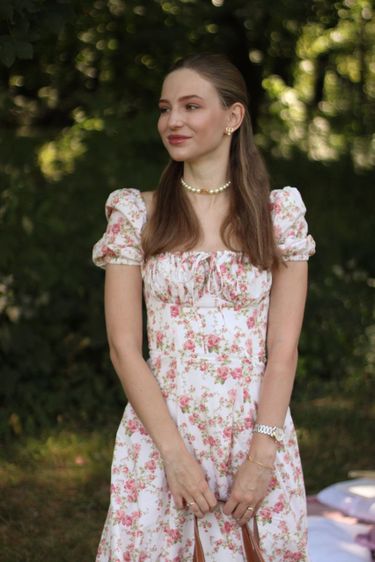 6 image in gallery