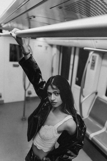 5 image in gallery