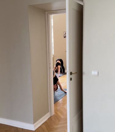 2 image in gallery