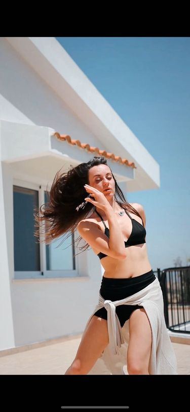 4 image in gallery