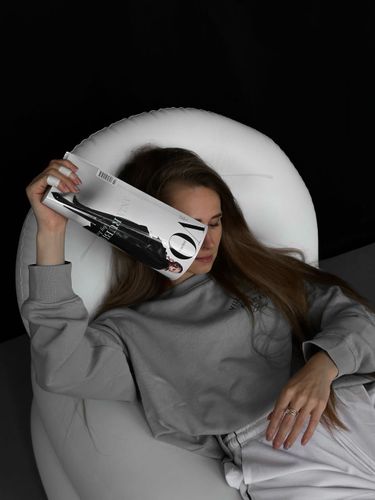 6 image in gallery