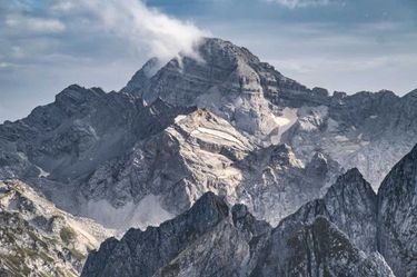 9 image in gallery