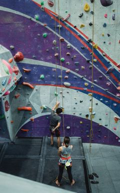 Bouldering in Paris May 7th 🧗🏻‍♀️ cover