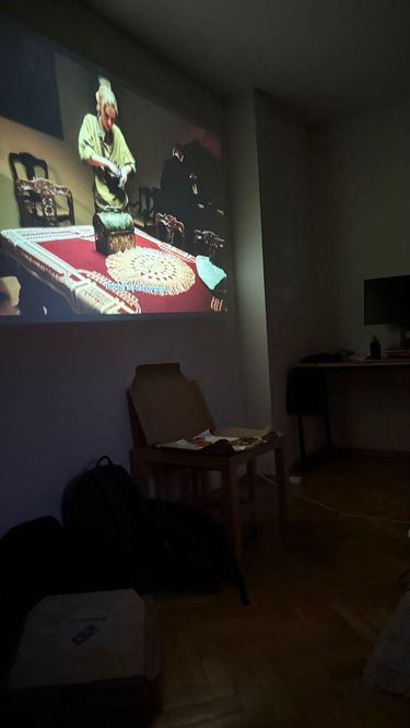 8 image in gallery