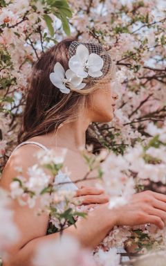 SPRING FLORAL PHOTOSHOOT cover